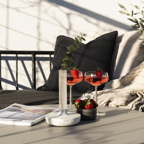 WO BIARRITZ MASA LAMBASI USB BEYAZ