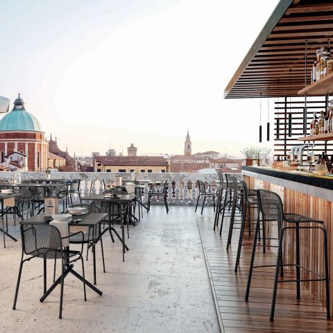 Villa 3 Koyu Gri Metal Bar Sandalyesi